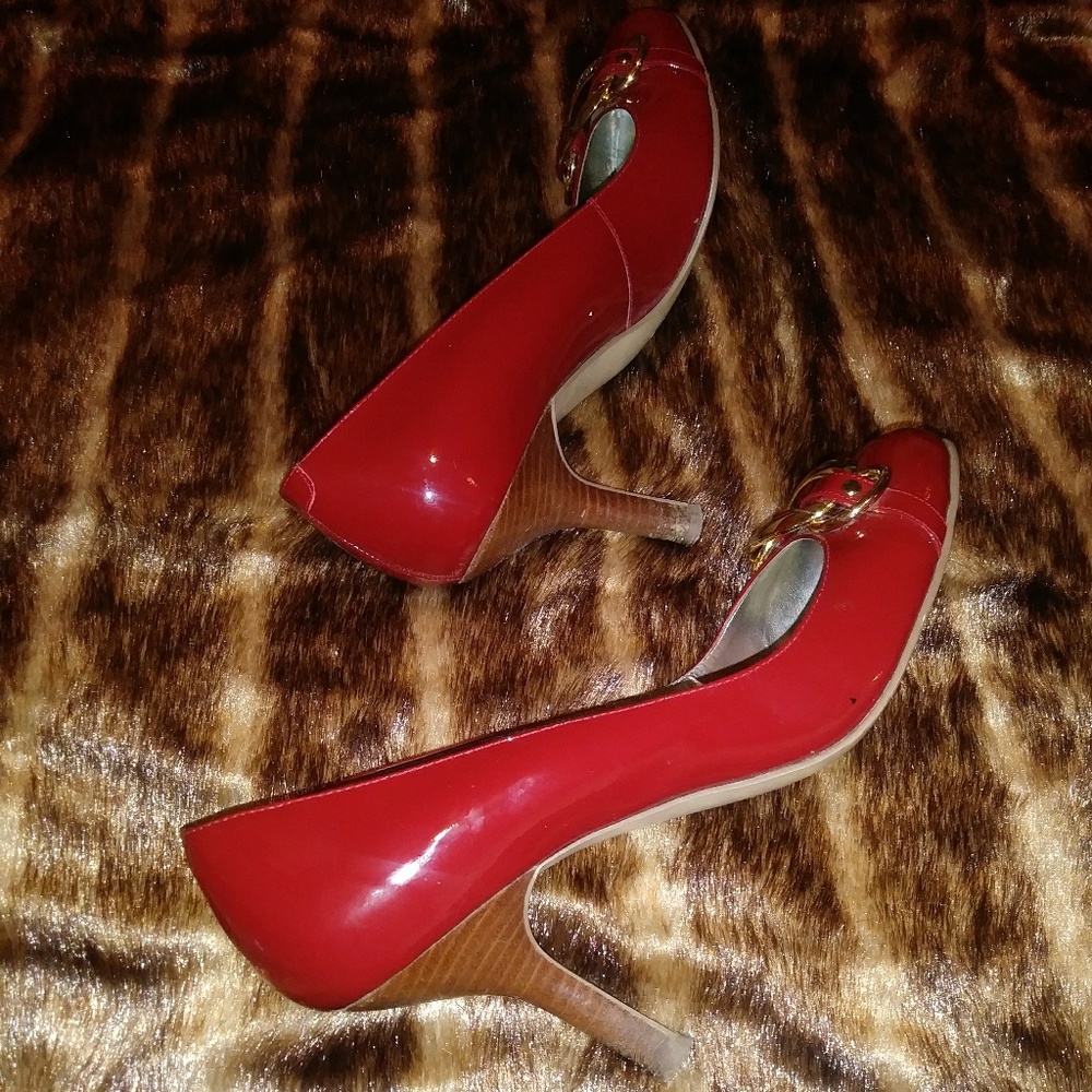 Guess Heels - Picture 2 of 5